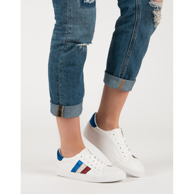 Comer Adidași albi cu dantelă 1