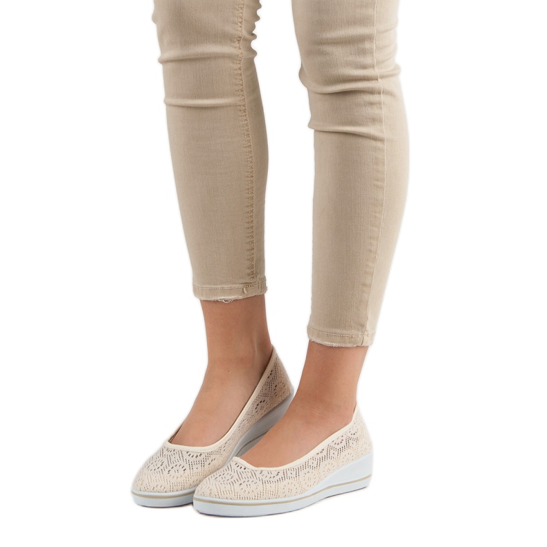 Pantofi cu pene ajurate maro 1