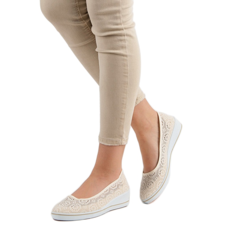 Pantofi cu pene ajurate maro 2