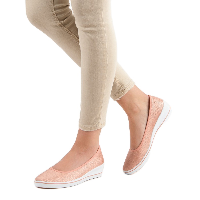 Comer Ballerina roz pe pană 1