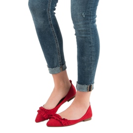 Corina Balerini din piele de căprioară cu un volan roșu 1