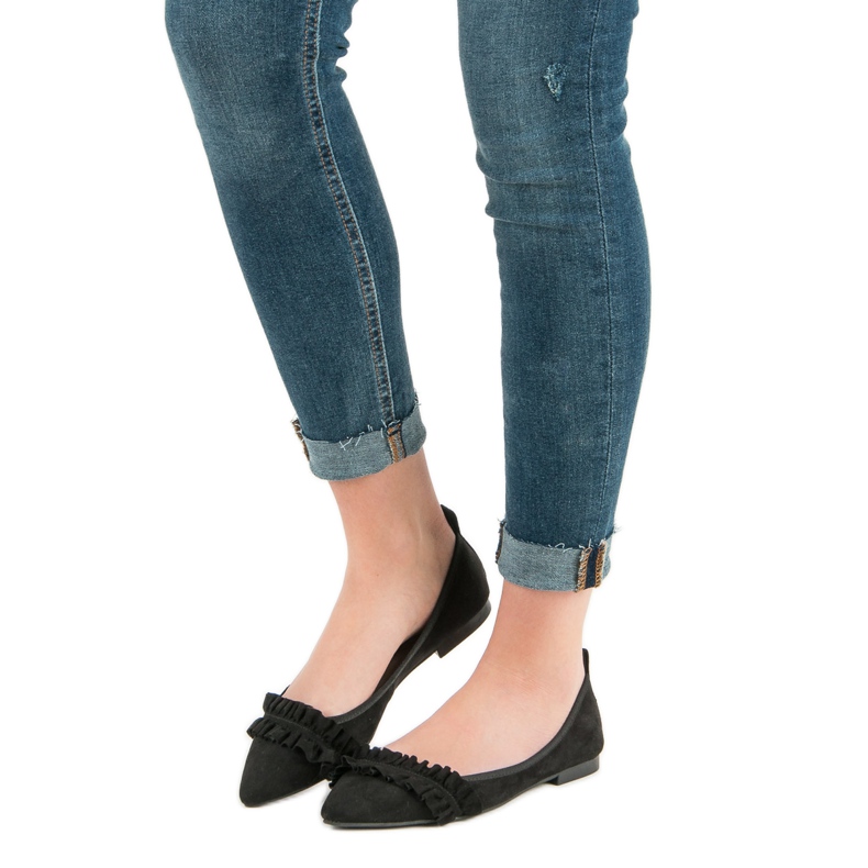 Corina Balerini din piele de căprioară cu un volan negru 1