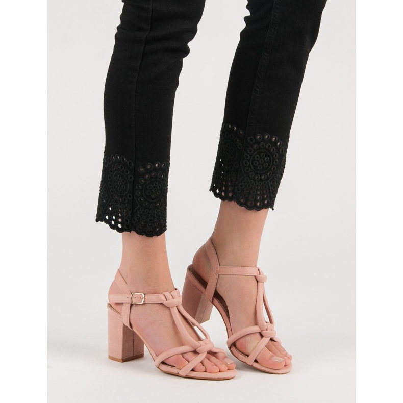Laura Mode Sandale elegante pe un bar roz 2