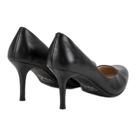 Pompe clasice pe un pin negru 6