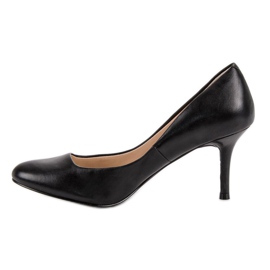 Pompe clasice pe un pin negru 4
