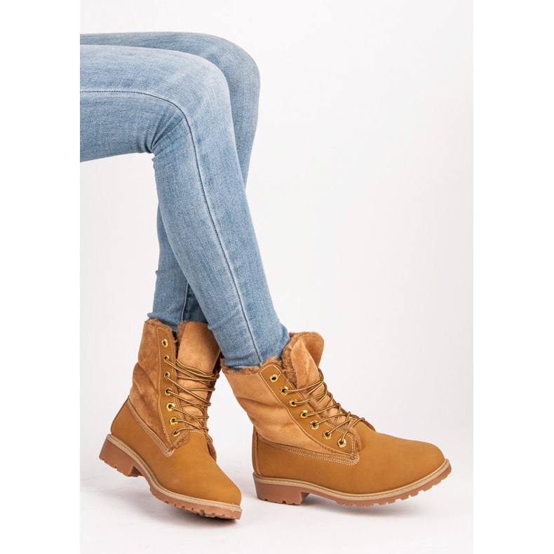 Trappers With Sheepskin maro 1