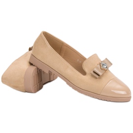 Domnii cu nasul lăcuit maro 2