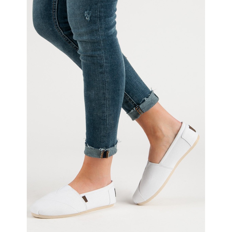 Sliponii albi clasici 2