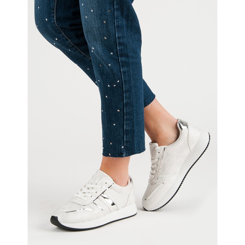 Adidași albi confortabili 2