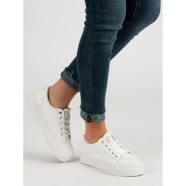Kylie Adidași albi la modă 2 Kylie Adidași albi la modă 2
