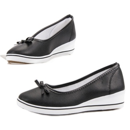 Balerină sportivă pe o pană negru 1