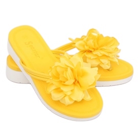 Flip-flops galbene cu o floare CK103 Yellow 1 Flip-flops galbene cu o floare CK103 Yellow 1