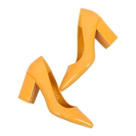 Pompe pe stâlpul galben LE061P Galben 2 Pompe pe stâlpul galben LE061P Galben 2