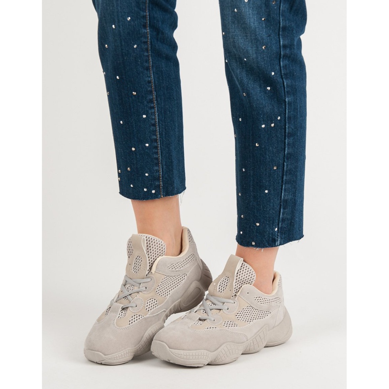 Renda Adidași bej 2