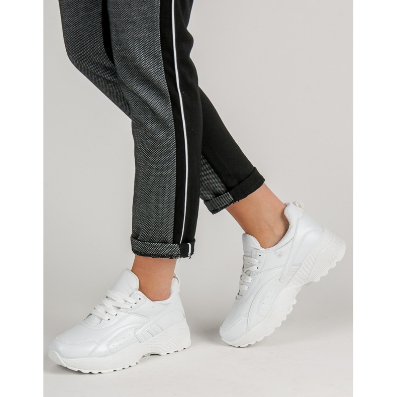 Adidași adezivi alb 2