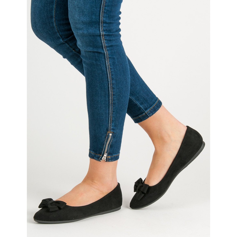 Ch. Creation Suede Ballerina In Spitz negru 2