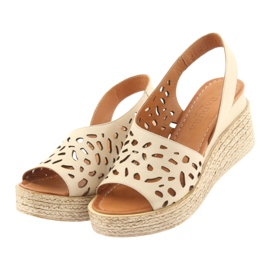 Sandale cu toc Badura 4812 bej 3