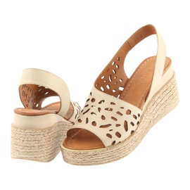 Sandale cu toc Badura 4812 bej 4