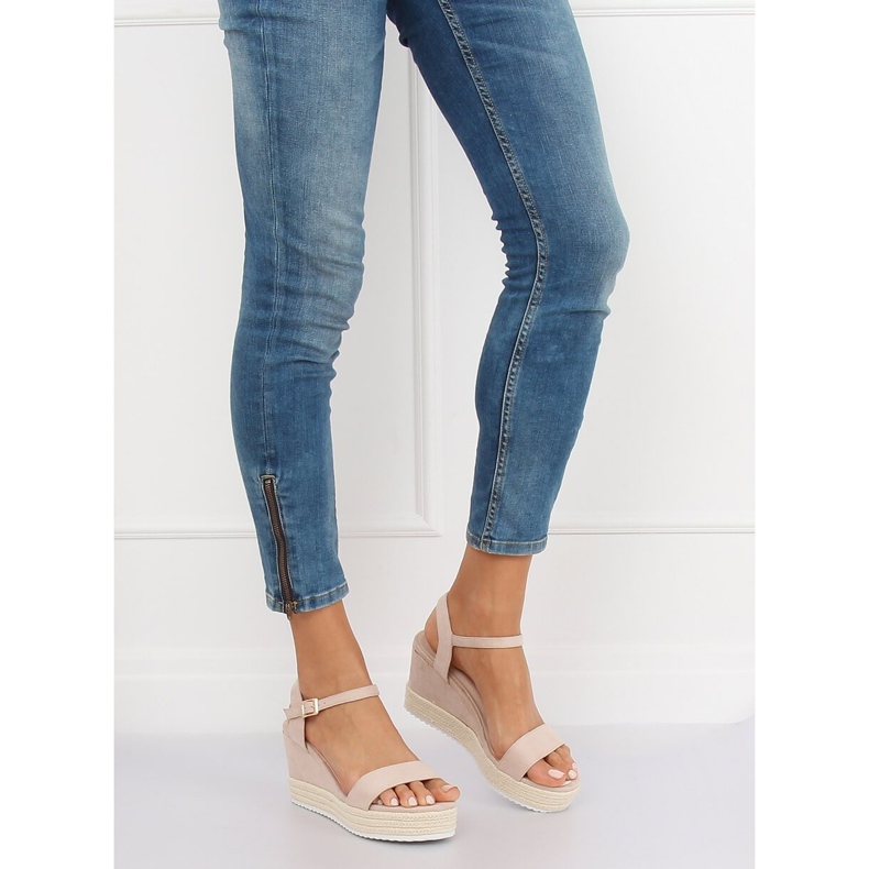 Sandale bej pe espadrile cu pană LY9109 Bej 2 Sandale bej pe espadrile cu pană LY9109 Bej 2