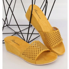 Papuci ajurati galbeni JS-03 Galbeni 3