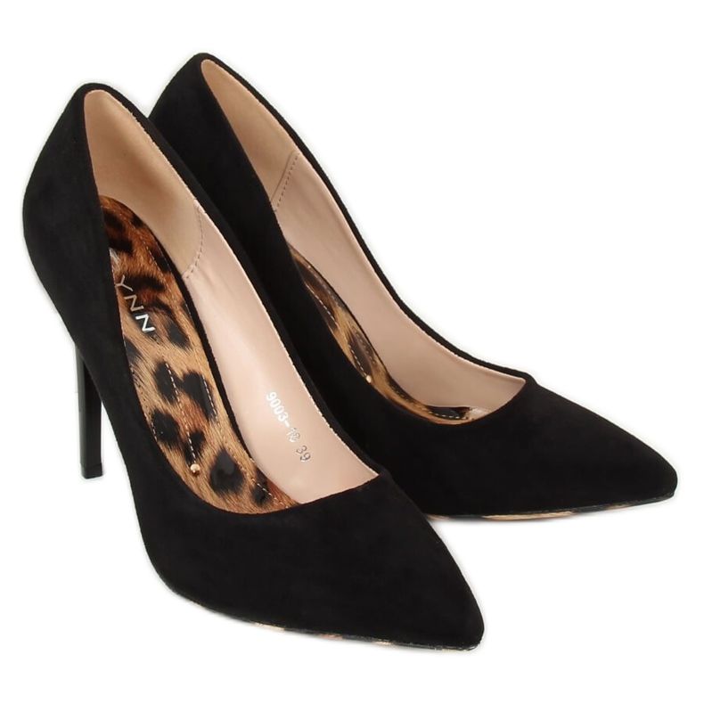 Pompele pe un pin negru 9003-18 1