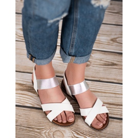 Mannika Sandale albe cu radieră 1