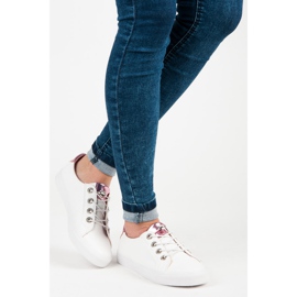 Adidasi albi KYLIE 2