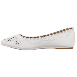 Ballerina In Spitz VICES alb 5