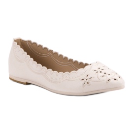 Ballerina In Spitz VICES maro 1