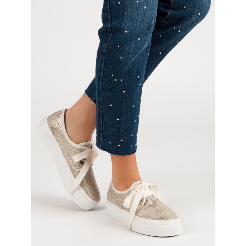 Kylie Adidași legați cu o panglică galben 1 Kylie Adidași legați cu o panglică galben 1