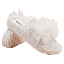 Seastar Papuci Albi Cu Flori 1