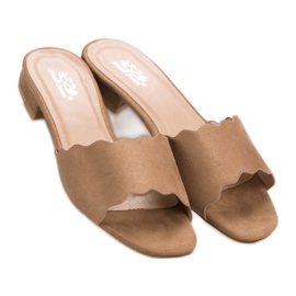 Small Swan Flip-flops pe toc plat bej 4