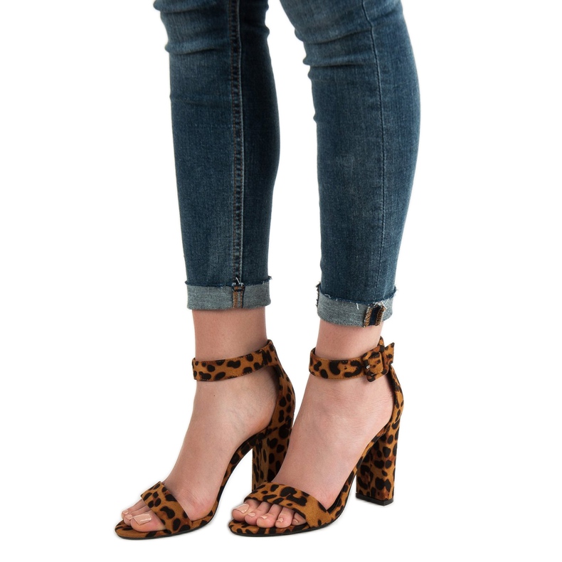 Goodin Sandale pe o bară maro 2