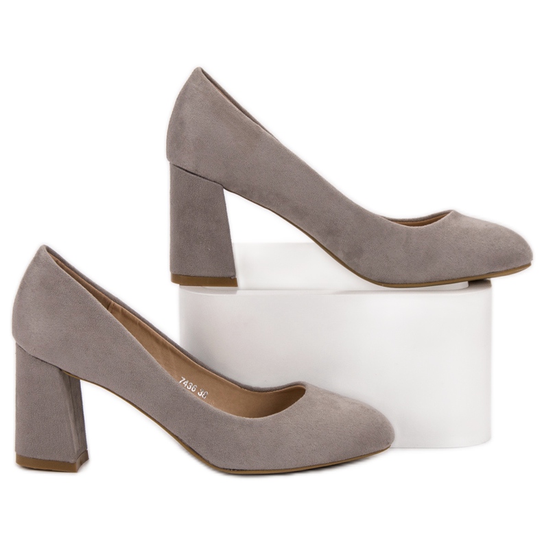 Super Mode Pompele pe un stâlp gri 2