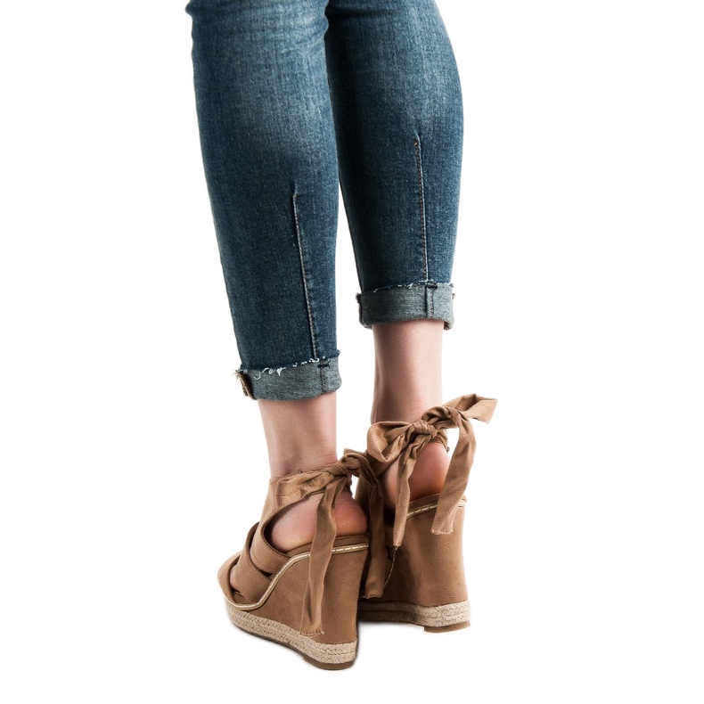 Anesia Paris Sandale cu pană maro 1