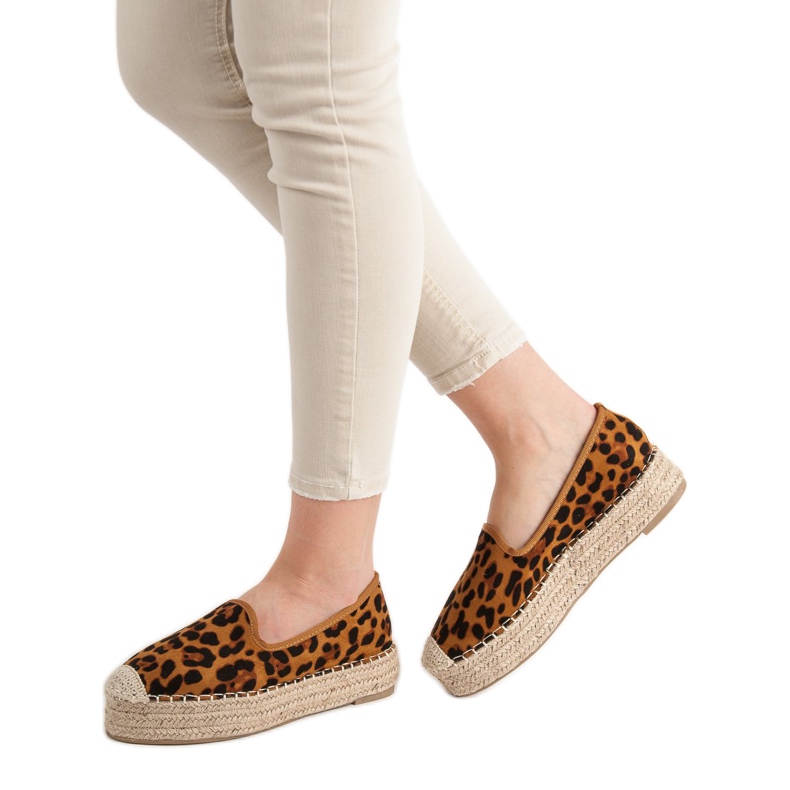 Best Shoes Lorzi pe platformă cu imprimeu leopard maro 2 Best Shoes Lorzi pe platformă cu imprimeu leopard maro 2