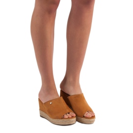 Best Shoes Sandale cu pană maro 1