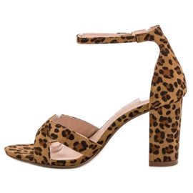 Ideal Shoes Sandale pe o bară maro 2