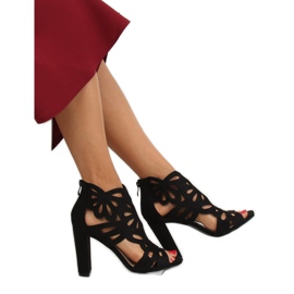 Ghete negre ajurate AT-0657-L Negre negru 2