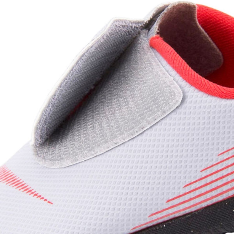 Pantofi de fotbal Nike Mercurial Vapor 12 Club Ps Tf Jr AH7357-060 gri gri 2