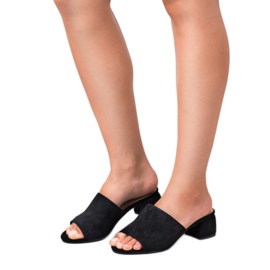 Papuci din piele de căprioară pe postul VINCEZA negru 1