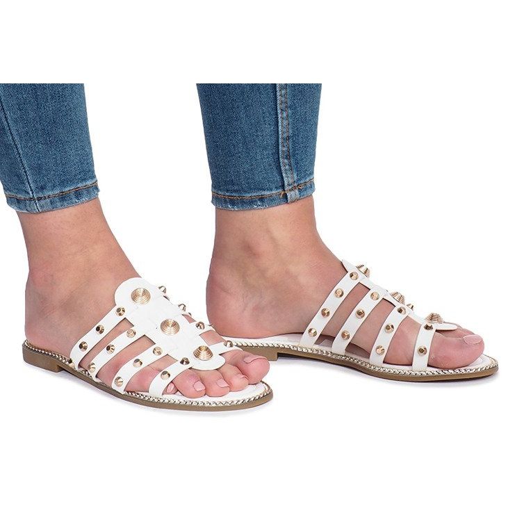 Papuci albi cu știfturi Rabelle 1