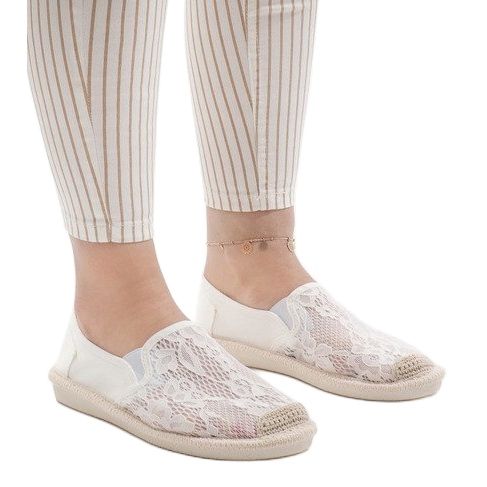 Espadrile albe, blugi LS701 1