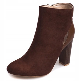 Cizme din piele de căprioară maro pe un stâlp cu fermoar 1 Cizme din piele de căprioară maro pe un stâlp cu fermoar 1