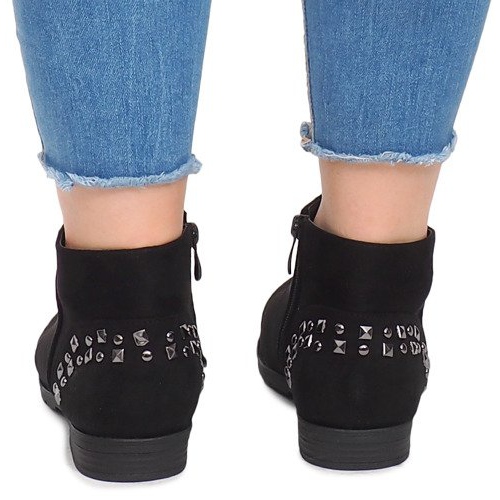 Cizme din piele de căprioară cu știfturi 30696 Negru 2