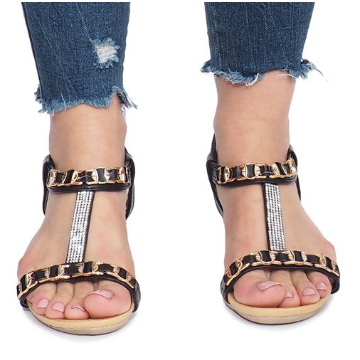 Sandale negre pe un toc delicat de pană de copac negru 1