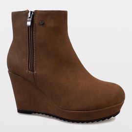 Cizme solide cu cămilă izolate în cămilă 3128-1 Camel maro 1