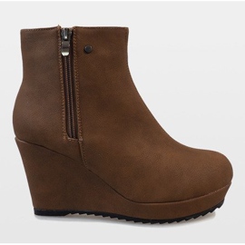 Cizme solide cu cămilă izolate în cămilă 3128-1 Camel maro 2