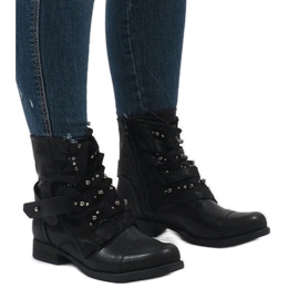 Ghete izolate negre cu lacuri F1610 negru 1