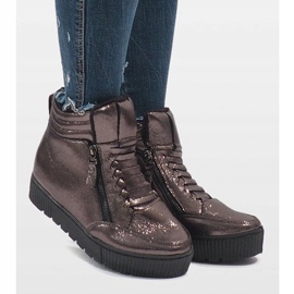 Adidași cu izolație maro BB-1652 1 Adidași cu izolație maro BB-1652 1